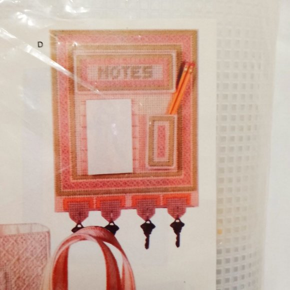 Memo Board Artcraft Concepts Plastic Canvas Kit 1704 Key Hooks Cream Green Pink - Picture 3 of 10